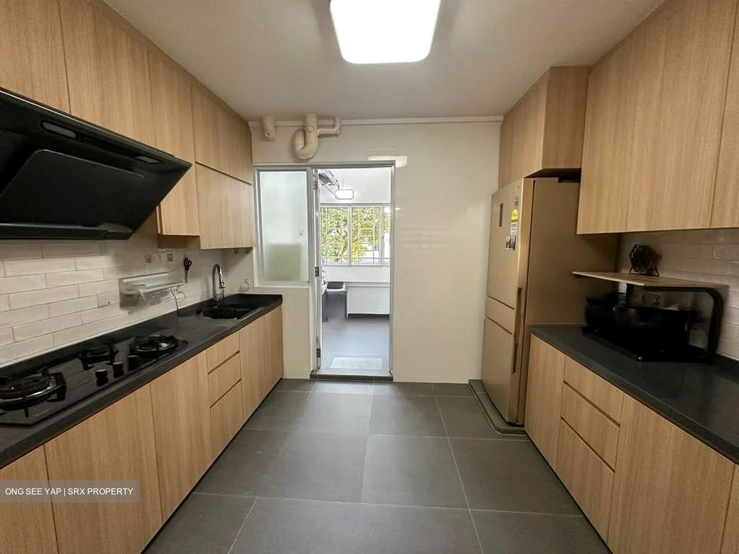 Blk 853 Hougang Central (Hougang), HDB Executive #581230521